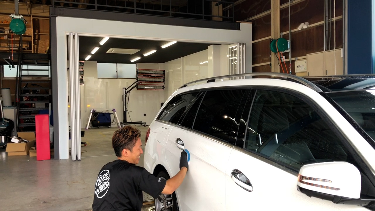 RIDE WORKS 代表 竹内勇人 カーディテーリング施工中 福井市